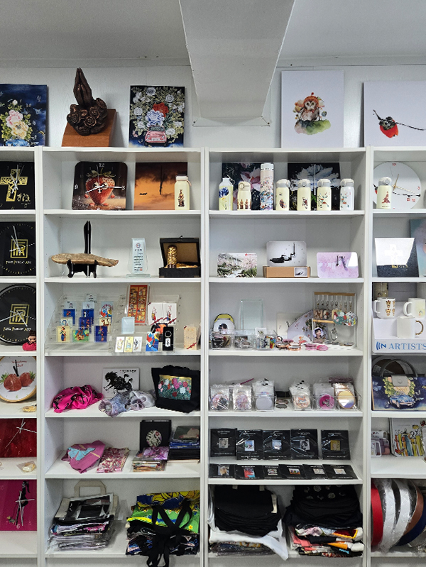 아티스트 콜라보 굿즈